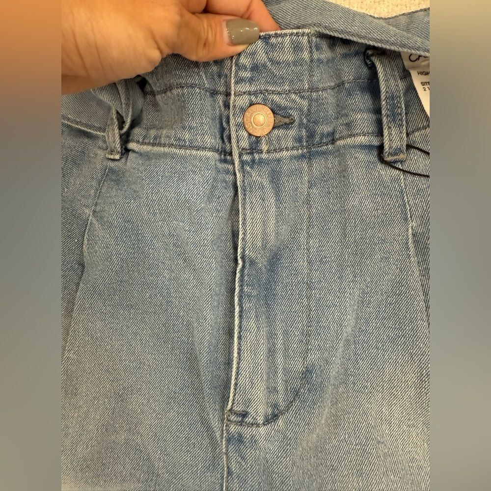 NWT Calvin Klein Jeans Women's Hi Rise Self Belted W/Raw Hem Short - Picture 6 of 6
